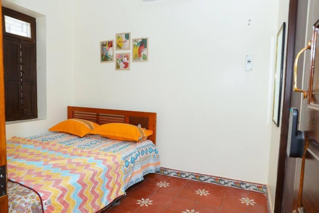 Heritage With 3 Bed/3 Bath With Kitchen In A Residential Neighborhood.