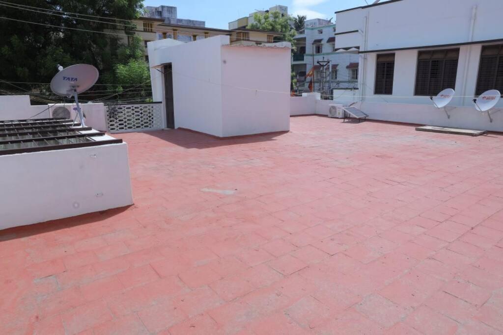 Heritage With 3 Bed/3 Bath With Kitchen In A Residential Neighborhood. *