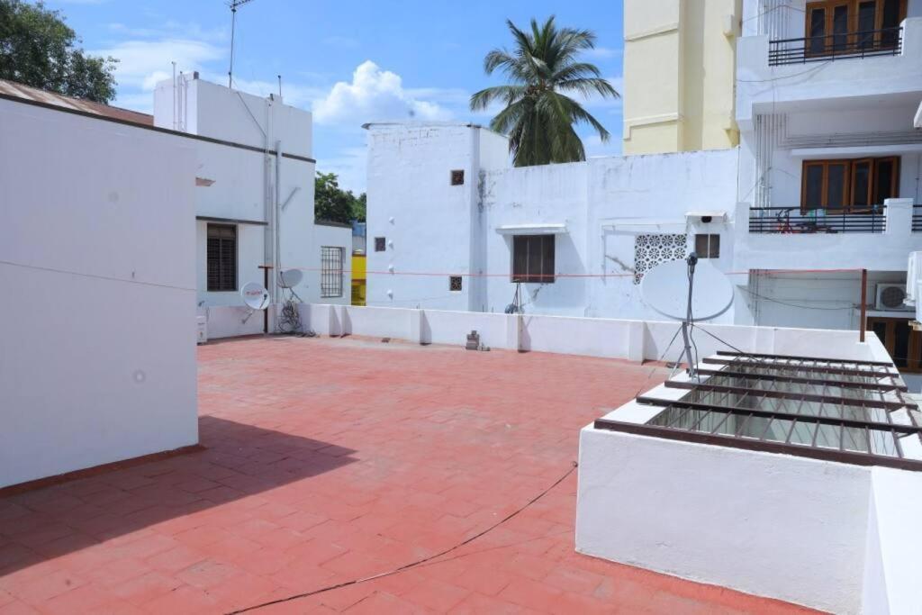 Heritage With 3 Bed/3 Bath With Kitchen In A Residential Neighborhood. Holiday home Madurai