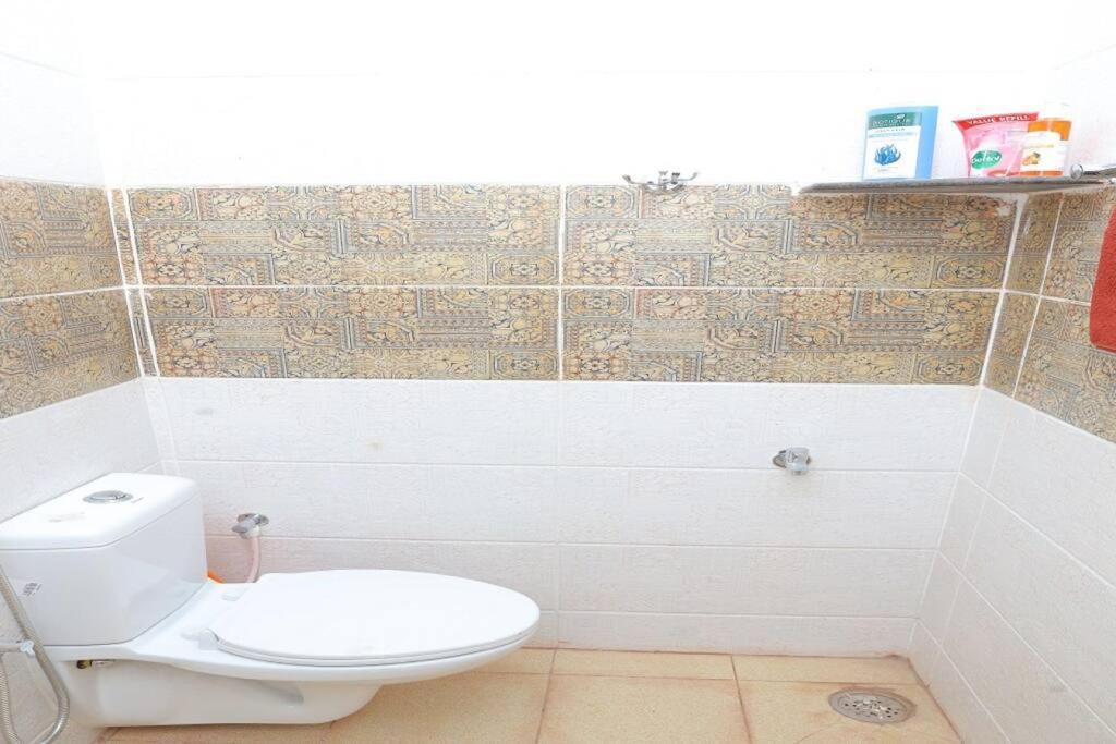 Heritage With 3 Bed/3 Bath With Kitchen In A Residential Neighborhood. Holiday home