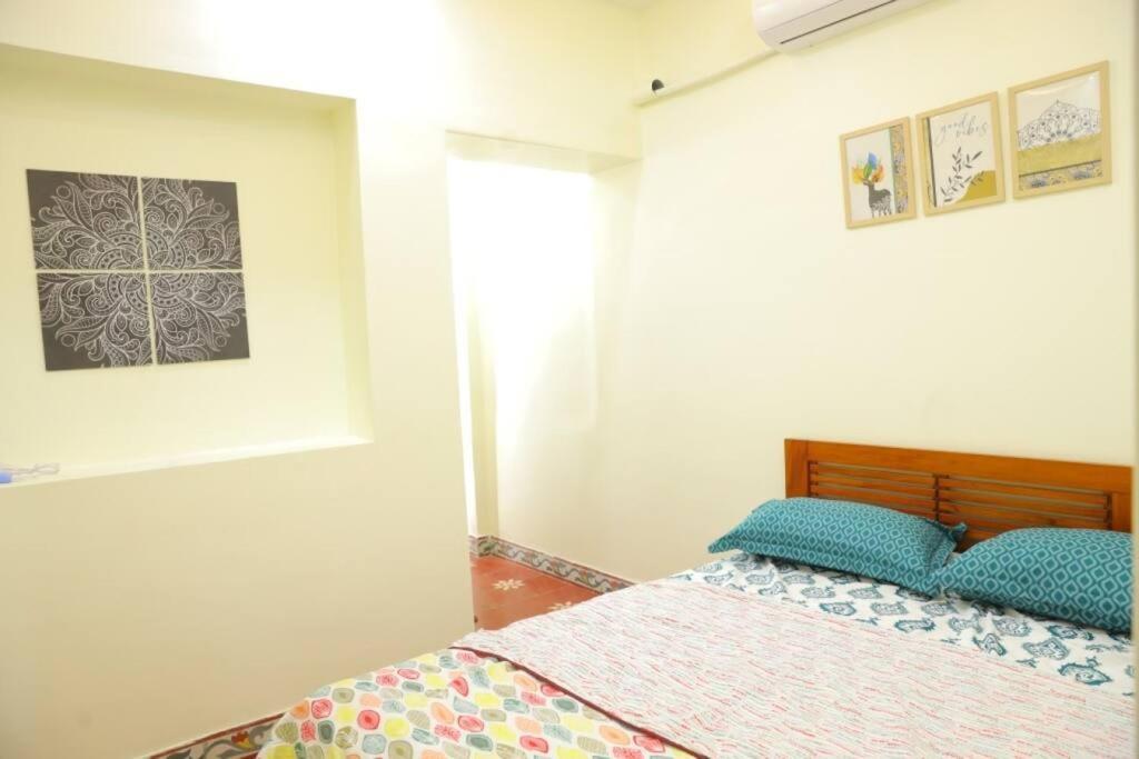 Heritage With 3 Bed/3 Bath With Kitchen In A Residential Neighborhood. *