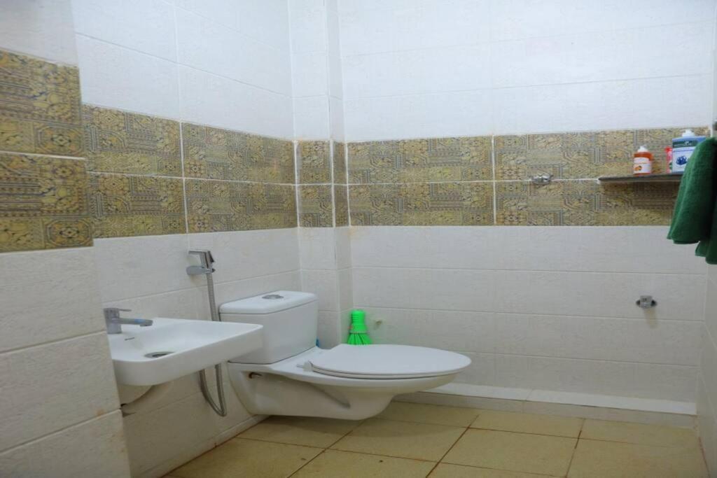 Holiday home Heritage With 3 Bed/3 Bath With Kitchen In A Residential Neighborhood.