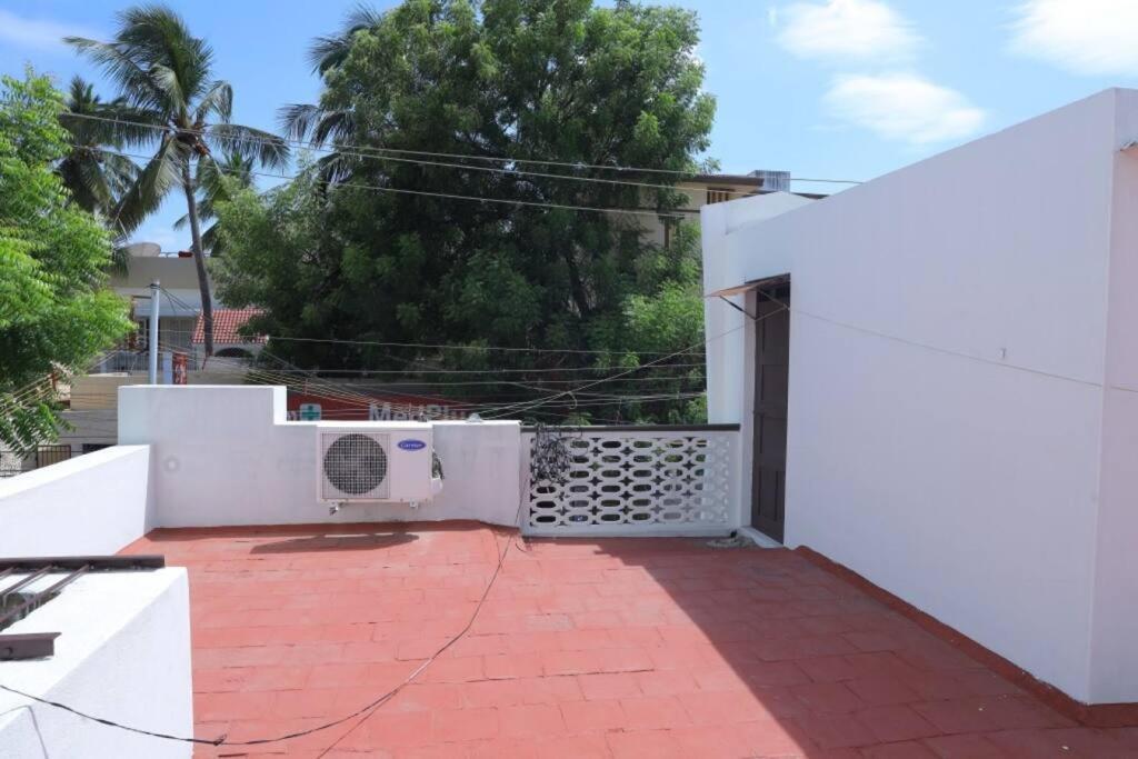 Heritage With 3 Bed/3 Bath With Kitchen In A Residential Neighborhood. *
